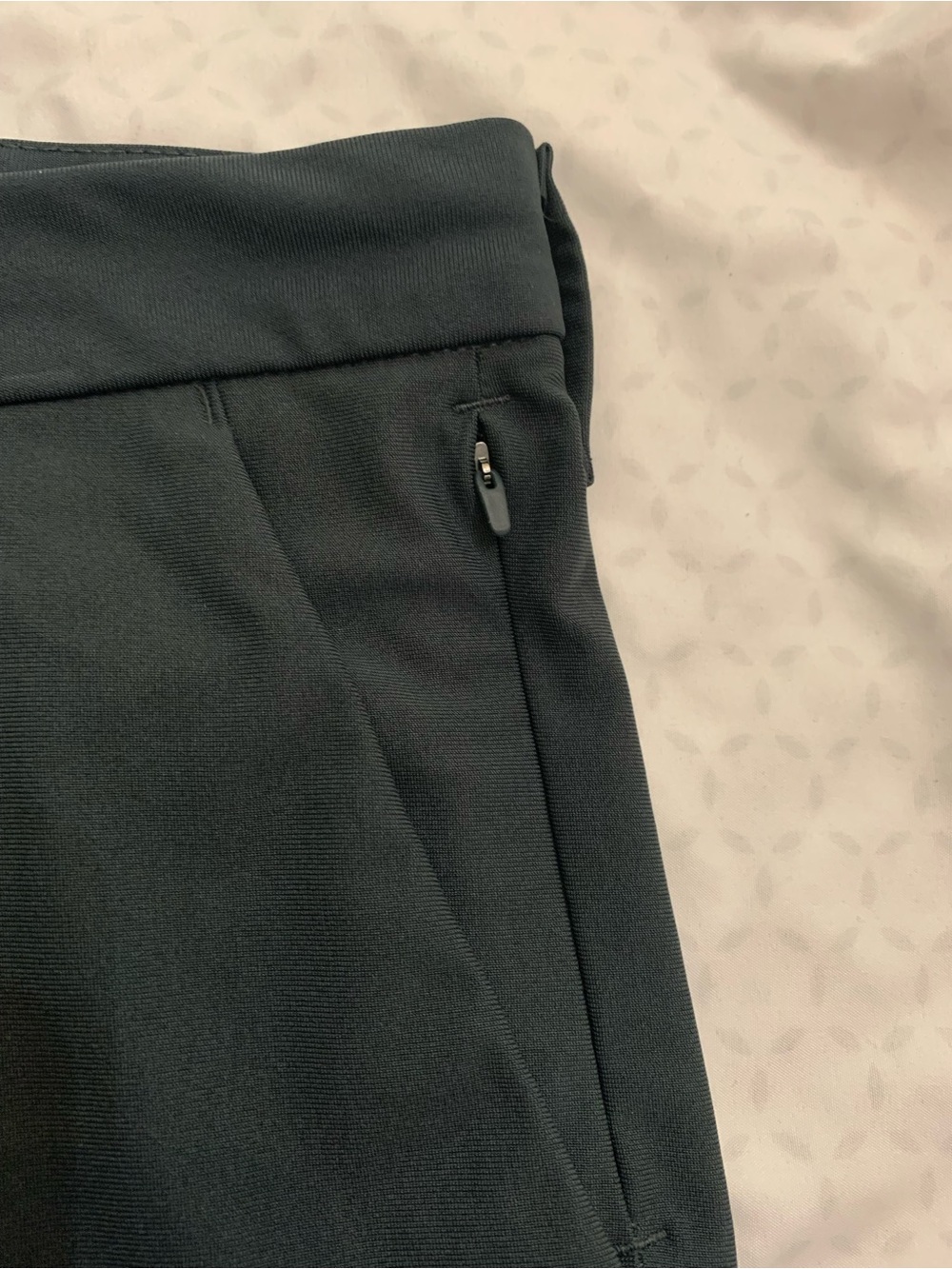 Swiss Tech Men's Flat-Front Shorts - Charcoal - Picture 5 of 5